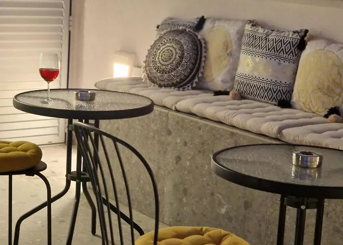 アパートホテル Martin ニコシア