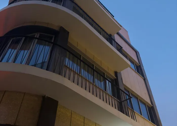 Martin アパートホテル